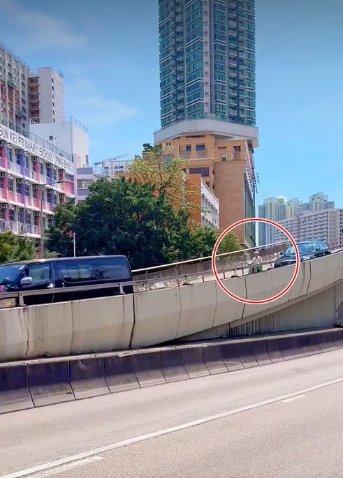 Electric Wheelchair Navigates Rush Hour Traffic