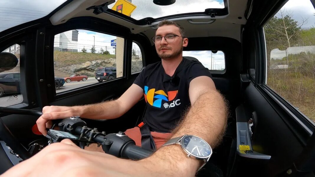 Enclosed Scooters: Are They Mini Cars or Mobility Devices? Concerns Arise in Northern Ontario