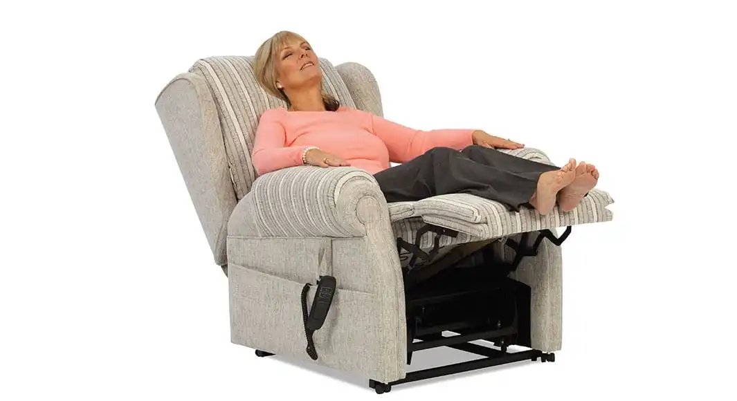 Best 5 Reclining Chairs for Seniors